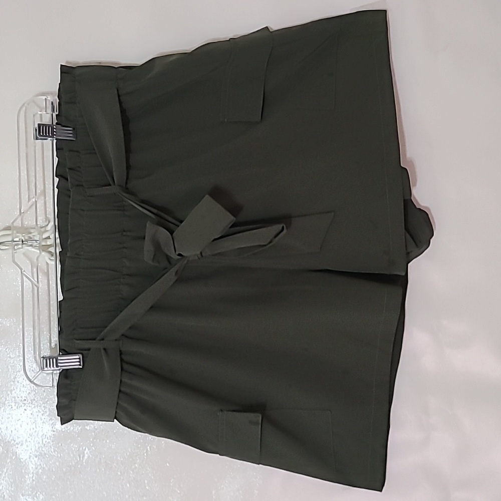 MESSINI Women's Olive Green Tie-Waist Shorts - Size‎ XL